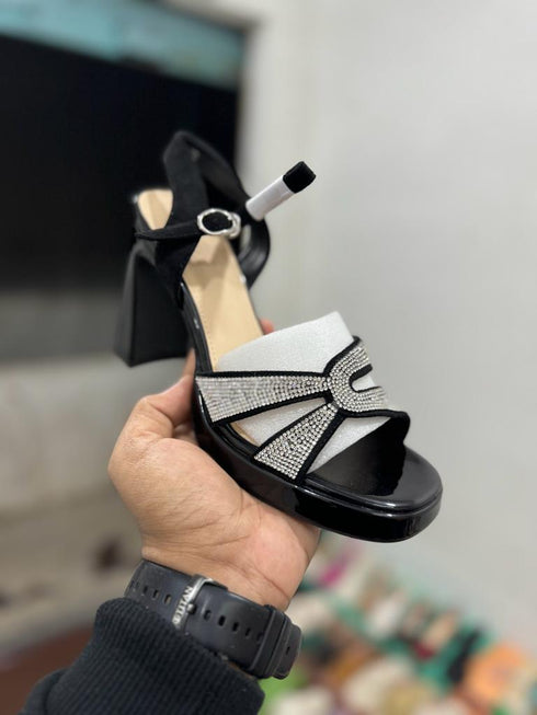 Women Stylish Rhinestone Embedded Plateform Heel